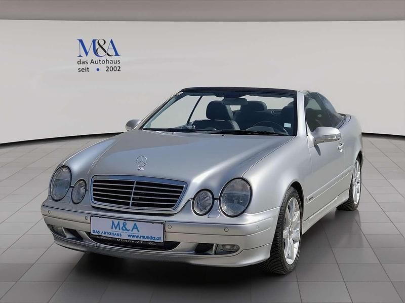 Silber Gebraucht 2001 Mercedes CLK230 Cabrio | € 8.900 - Bild 1/4