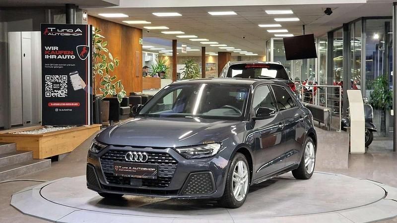 Grau Gebraucht 2020 Audi A1 Comfort Limousine | € 18.460 (Fairer Preis) - Bild 1/4