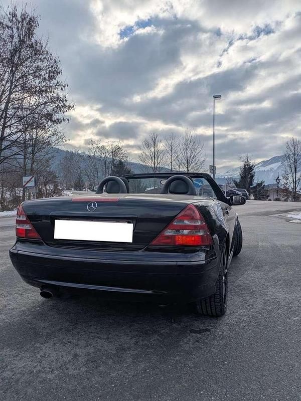 Gebraucht Mercedes SLK200 163 PS (119 kW) 2000 Schwarz Cabrio