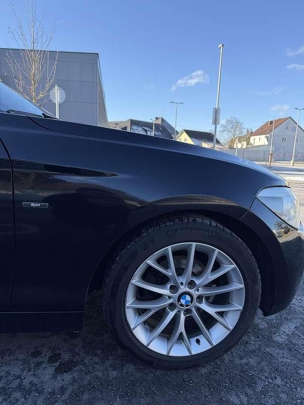 Gebraucht BMW 118 Sport Line 143 PS (105 kW) 2012 Schwarz Kleinwagen