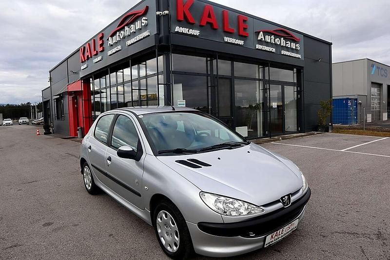 Gebraucht Peugeot 206 75 PS (55 kW) 2009 Grau Limousine