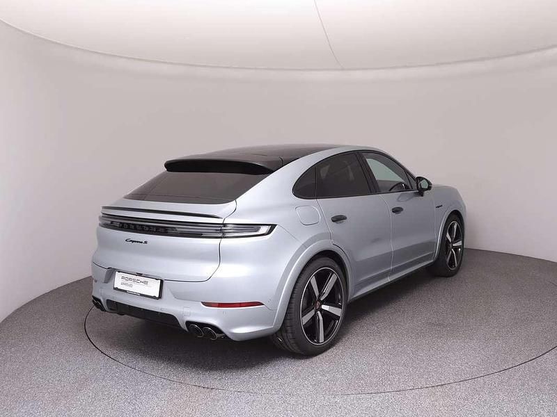 Gebraucht Porsche Cayenne S E-Hybrid 519 PS (381 kW) 2025 Hellgrau  metallic SUV