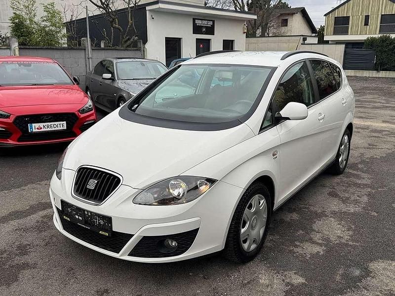 Weiß Gebraucht 2013 Seat Altea XL Copa Van / Kleinbus | € 2.490 (Fairer Preis) - Bild 1/4