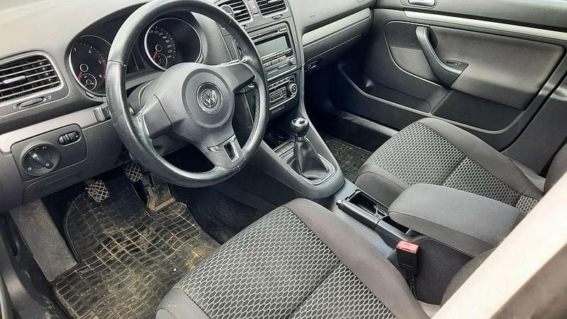 Gebraucht VW Golf Comfortline 105 PS (77 kW) 2011 Grau Kombi