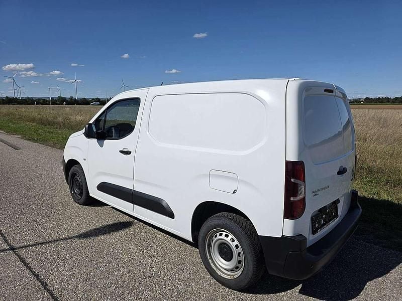 Gebraucht Peugeot Partner S 76 PS (55 kW) 2021 Weiß Van / Kleinbus