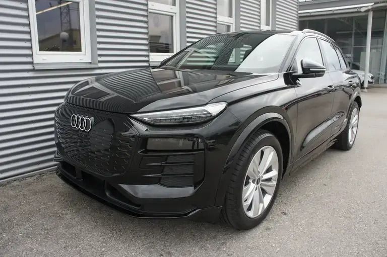 Gebraucht Audi Q6 e-tron Business 284 kW (387 PS) 2024 Schwarz  metallicperleffektno SUV