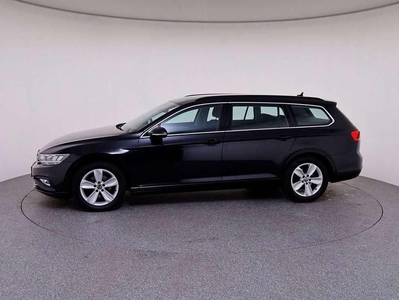 Gebraucht VW Passat Elegance 150 PS (110 kW) 2022 Schwarz Kombi