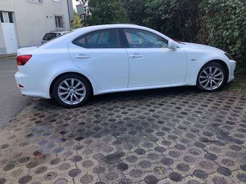 Weiß Gebraucht 2007 Lexus IS250 Business Edition Limousine | € 8.250 - Bild 1/4