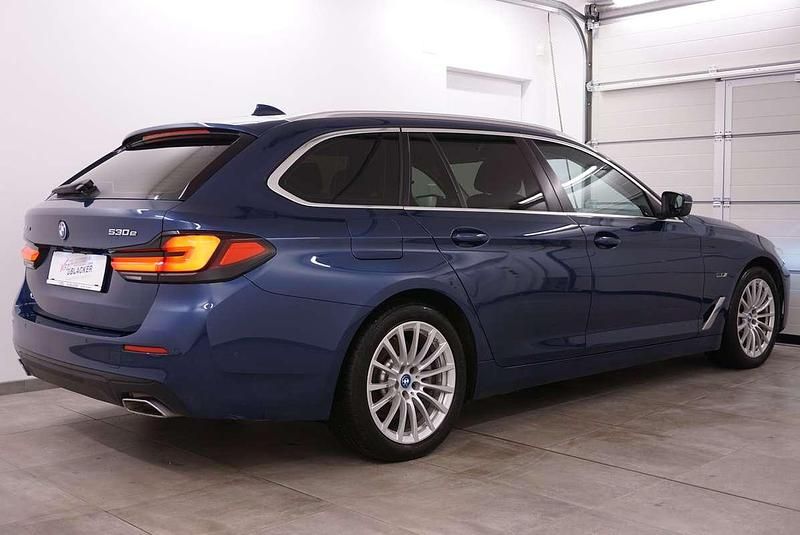 Gebraucht BMW 530e Sport Line 184 PS (135 kW) 2022 Blau Kombi