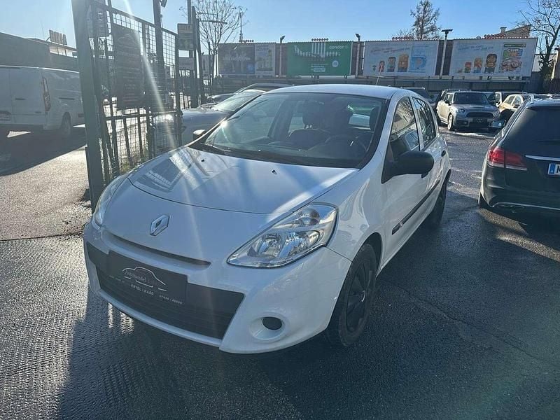 Weiß Gebraucht 2012 Renault Clio IV Limousine | € 2.999 (Guter Preis) - Bild 1/4