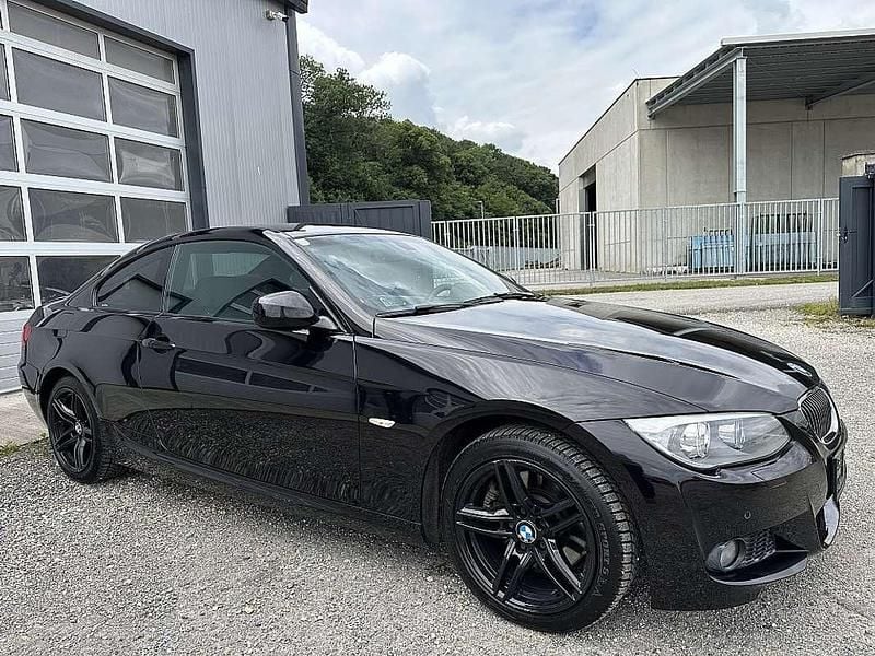 Gebraucht BMW 325 Comfort Edition 218 PS (160 kW) 2012 Schwarz Coupé