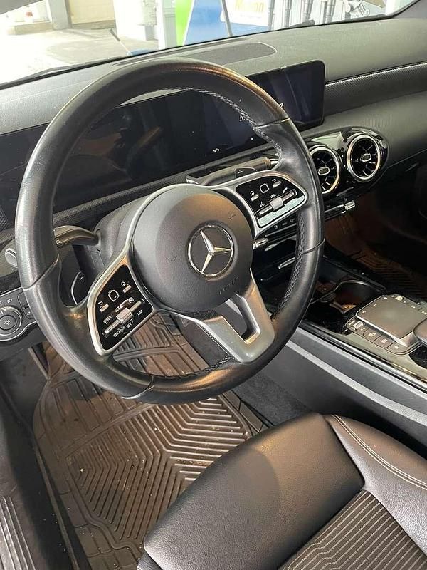 Gebraucht Mercedes A180 136 PS (100 kW) 2020 Grau Limousine