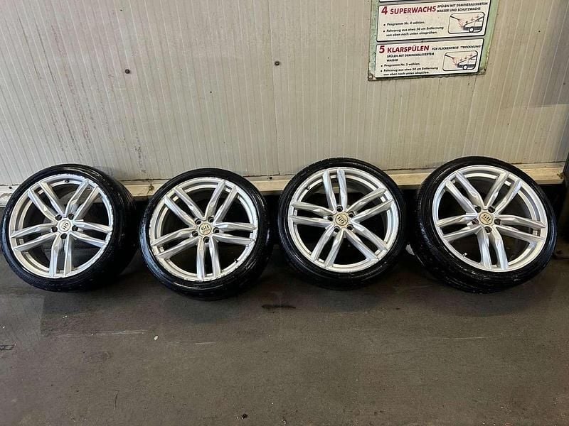 Gebraucht Volvo V40 Momentum 150 PS (110 kW) 2013 Limousine