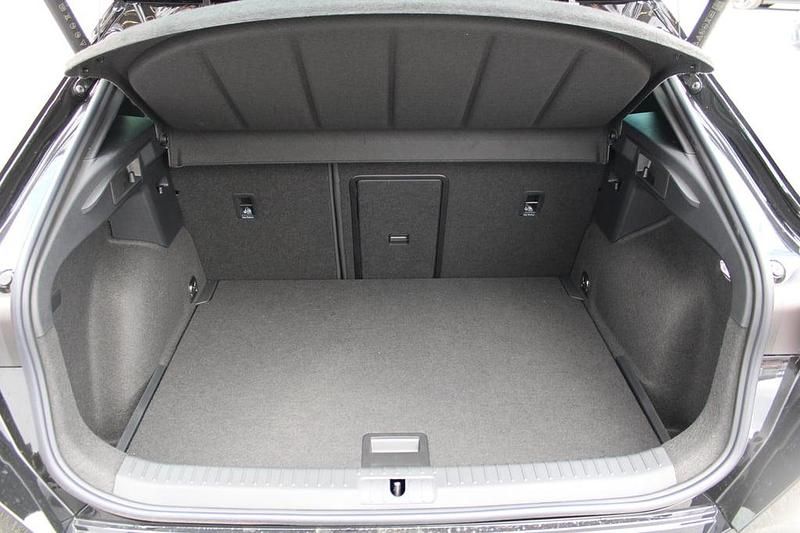 Neu Cupra Formentor 150 PS (110 kW) 2025 Schwarz  metallic SUV