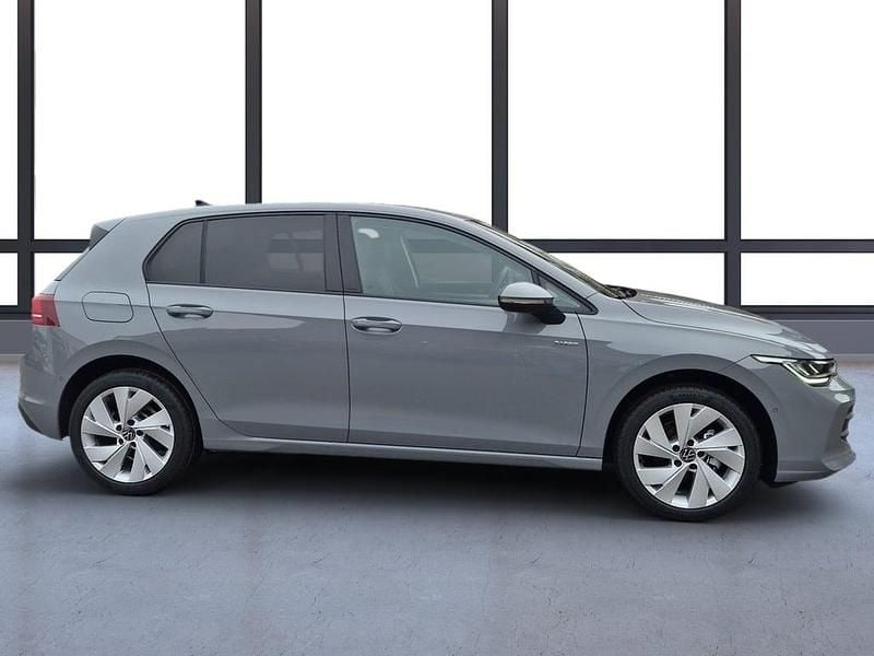Neu VW Golf VIII 115 PS (84 kW) 2026 Mittelgrau  normal