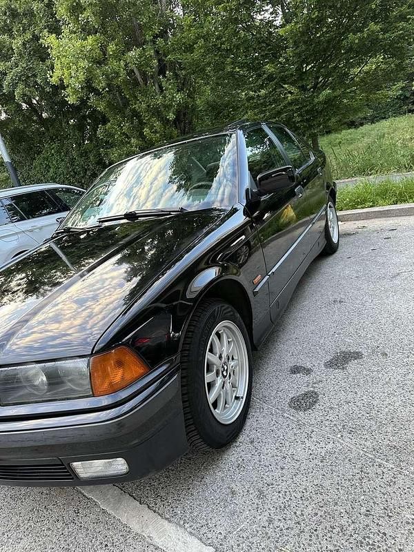 Gebraucht BMW 320 150 PS (110 kW) 1997 Limousine