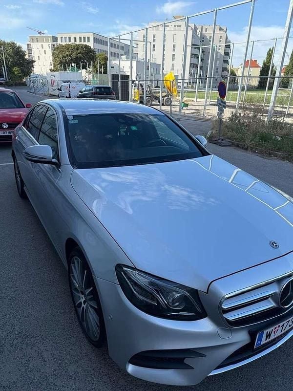 Gebraucht Mercedes E220 AMG line 194 PS (142 kW) 2018 Silber Limousine