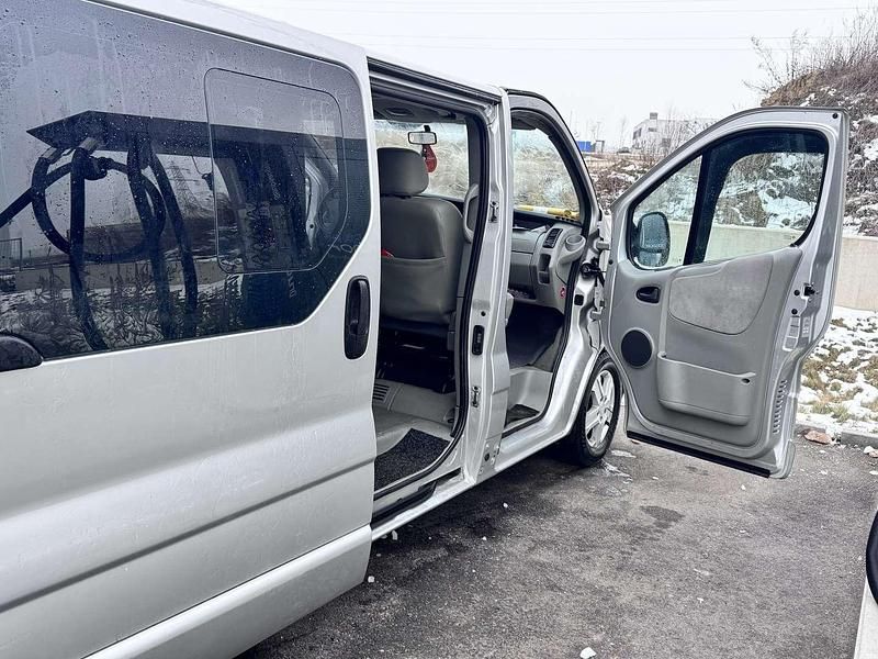 Gebraucht Opel Vivaro Edition 135 PS (99 kW) 2006 Grau Van / Kleinbus