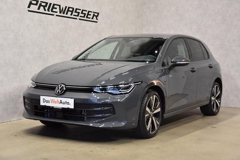 Mittelgrau metallic Neu 2025 VW Golf VIII Limousine | € 33.290 (Fairer Preis) - Bild 1/4