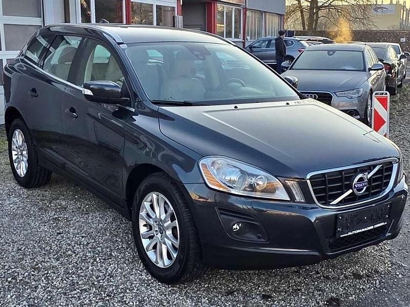 Grau Gebraucht 2009 Volvo XC60 Basis SUV | € 9.500 (Fairer Preis) - Bild 1/4
