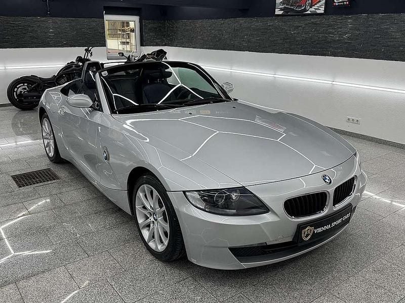 Silber Gebraucht 2007 BMW Z4 Sport Line Cabrio | € 12.990 - Bild 1/4