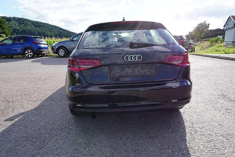 Gebraucht Audi A3 Attraction 105 PS (77 kW) 2013 Schwarz Limousine