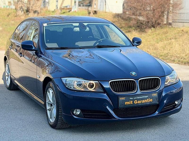 Gebraucht BMW 318 143 PS (105 kW) 2010 Blau Limousine