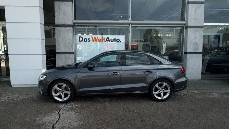 Gebraucht Audi A3 116 PS (85 kW) 2019 Mittelgrau  metallicperleffekt Limousine