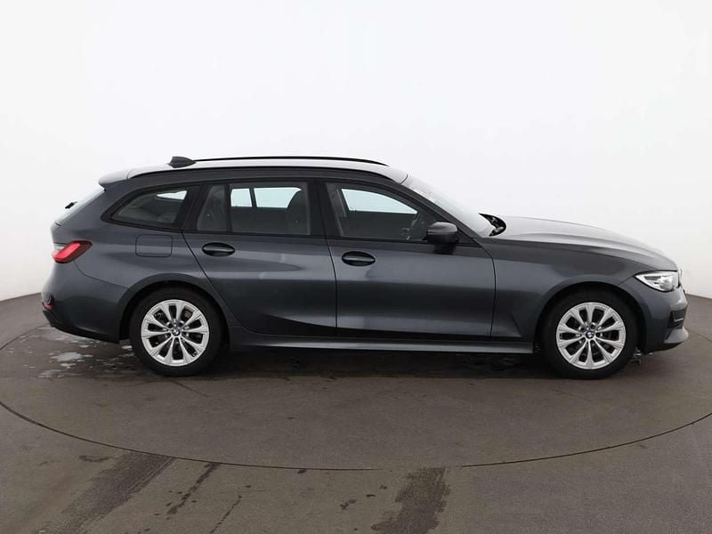 Gebraucht BMW 318 Advantage 136 PS (100 kW) 2022 Grau Kombi