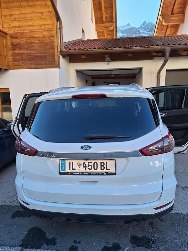 Gebraucht Ford S-MAX S 150 PS (110 kW) 2018 Weiß Van / Kleinbus