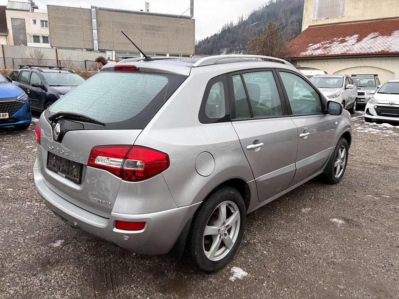Gebraucht Renault Koleos 150 PS (110 kW) 2009 Silber SUV