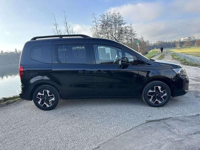 Neu Nissan Townstar Tekna 131 PS (96 kW) 2025 Schwarz Van