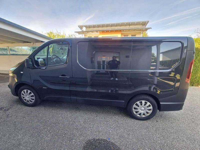 Schwarz Gebraucht 2014 Opel Vivaro Van / Kleinbus | € 13.500 (Fairer Preis) - Bild 1/4