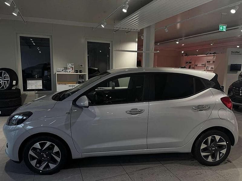 Neu Hyundai i10 GO! 63 PS (46 kW) 2025 Silber Kleinwagen