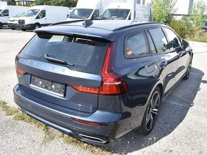 Gebraucht Volvo V60 R-Design 163 PS (119 kW) 2021 Blau Kombi