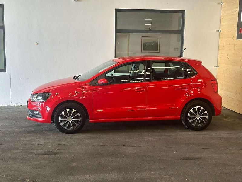 Gebraucht VW Polo Trendline 60 PS (44 kW) 2015 Rot Kleinwagen