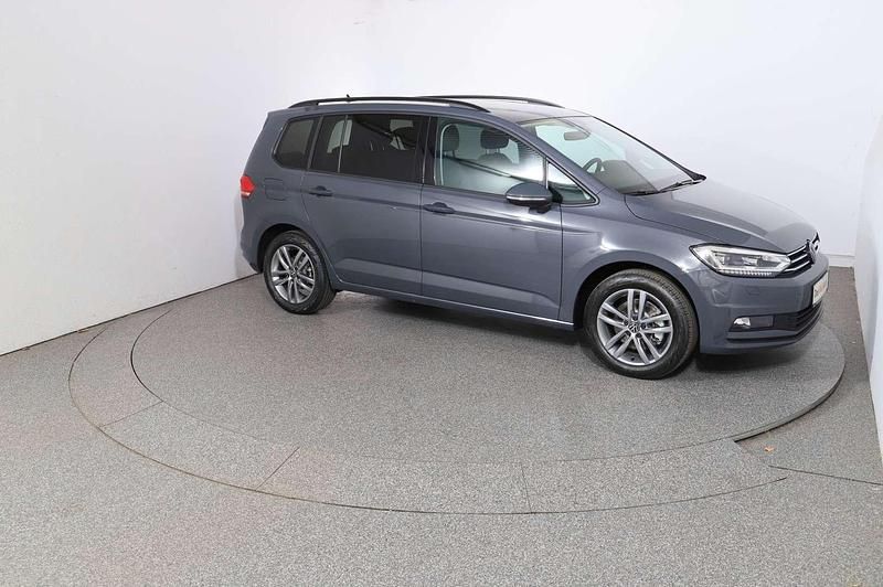 Gebraucht VW Touran 150 PS (110 kW) 2025 Mittelgrau  metallic Van / Kleinbus