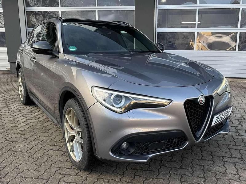 Gebraucht Alfa Romeo Stelvio Tech Edition 190 PS (139 kW) 2019 Grau SUV