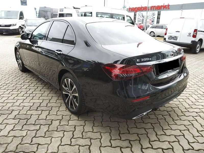 Gebraucht Mercedes E300 211 PS (155 kW) 2020 Schwarz Limousine