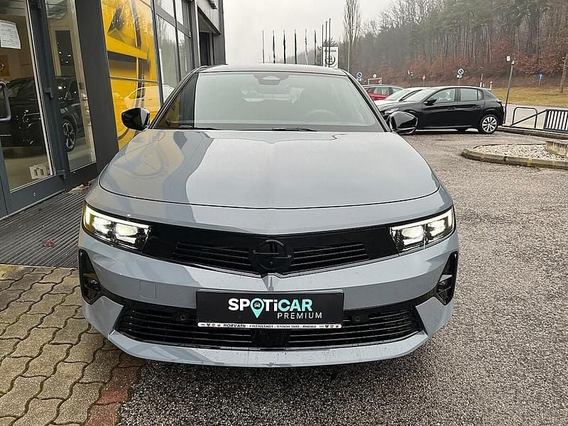 Neu Opel Astra 131 PS (96 kW) 2026 Grau Limousine