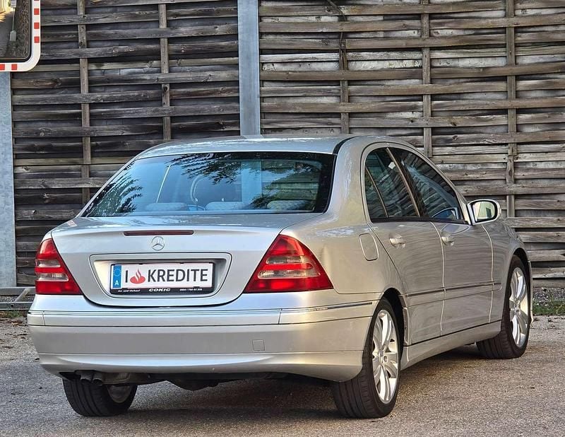 Gebraucht Mercedes C220 Elegance 143 PS (105 kW) 2003 Grau Limousine