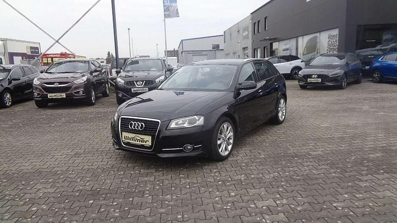 Schwarz Gebraucht 2011 Audi A3 Ambition Limousine | € 8.890 (Fairer Preis) - Bild 1/4