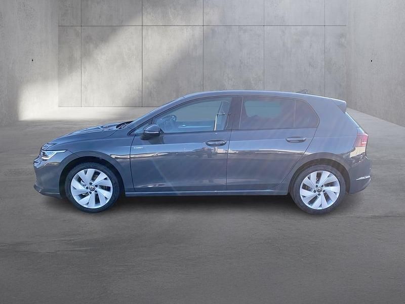 Neu VW Golf VIII 115 PS (84 kW) 2026 Mittelgrau  metallic
