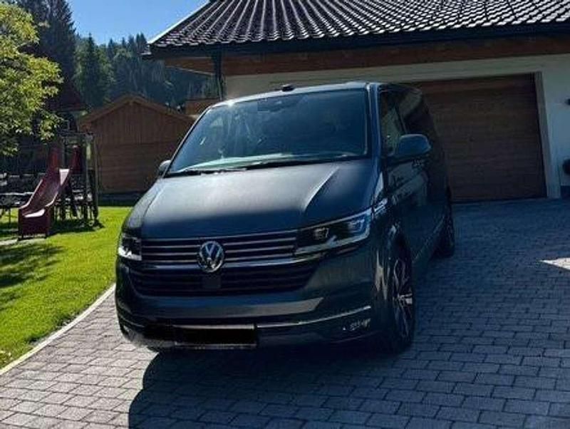 Grau Gebraucht 2021 VW Multivan Van | € 74.900 - Bild 1/4