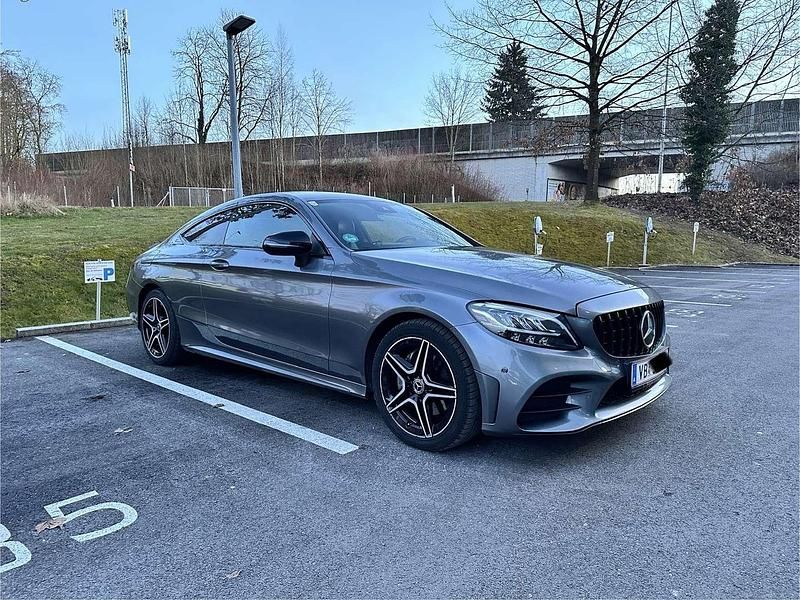 Grau Gebraucht 2018 Mercedes C220 AMG Coupé | € 25.900 (Teuer) - Bild 1/4