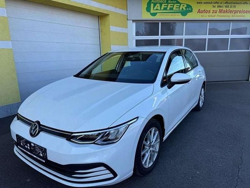 Gebraucht VW Golf VIII Life 116 PS (85 kW) 2021 Weiß Limousine