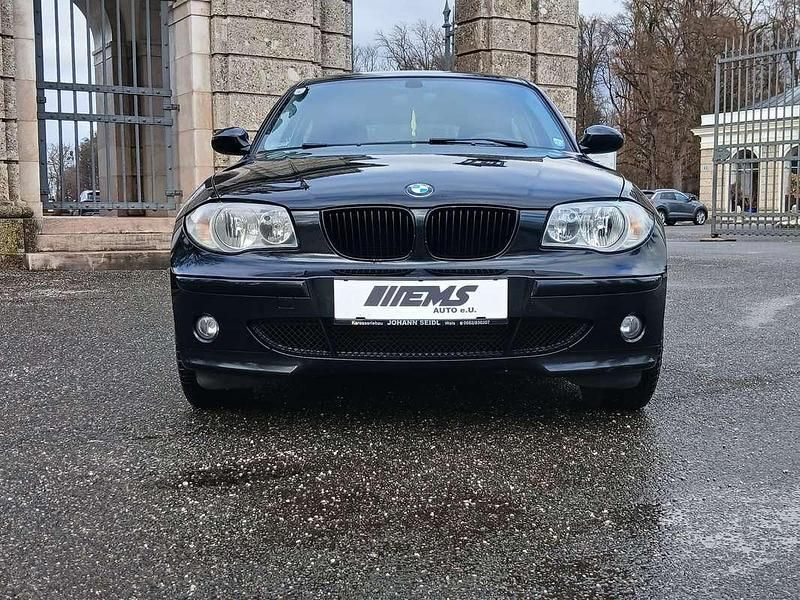 Gebraucht BMW 118 122 PS (89 kW) 2006 Schwarz Kleinwagen