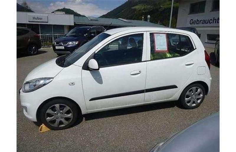 Gebraucht Hyundai i10 Life 69 PS (50 kW) 2012 Weiß Kleinwagen
