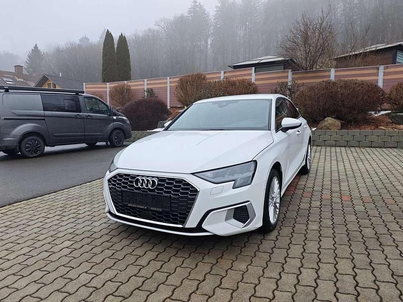 Gebraucht Audi A3 116 PS (85 kW) 2023 Weiß Limousine