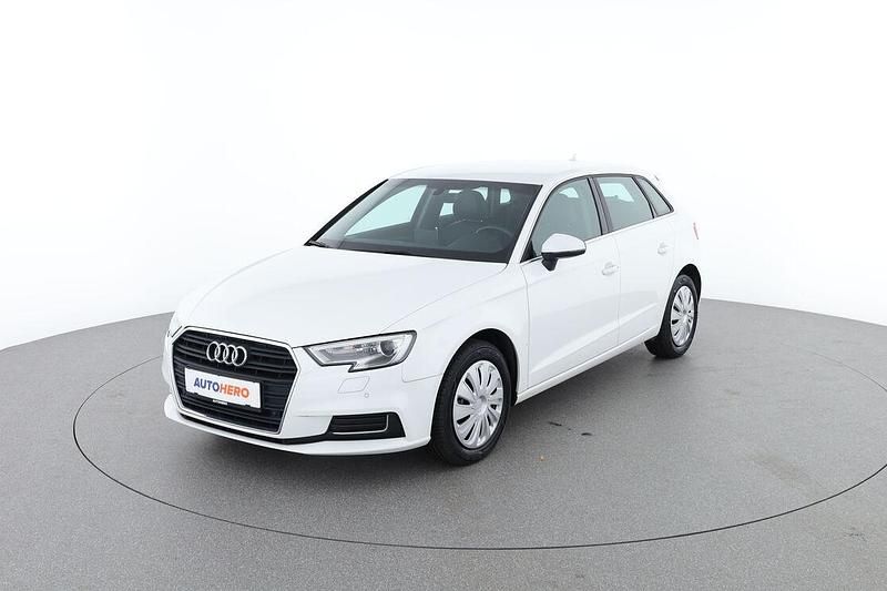 Gebraucht Audi A3 Sportback Design 116 PS (85 kW) 2017 Weiß Kleinwagen
